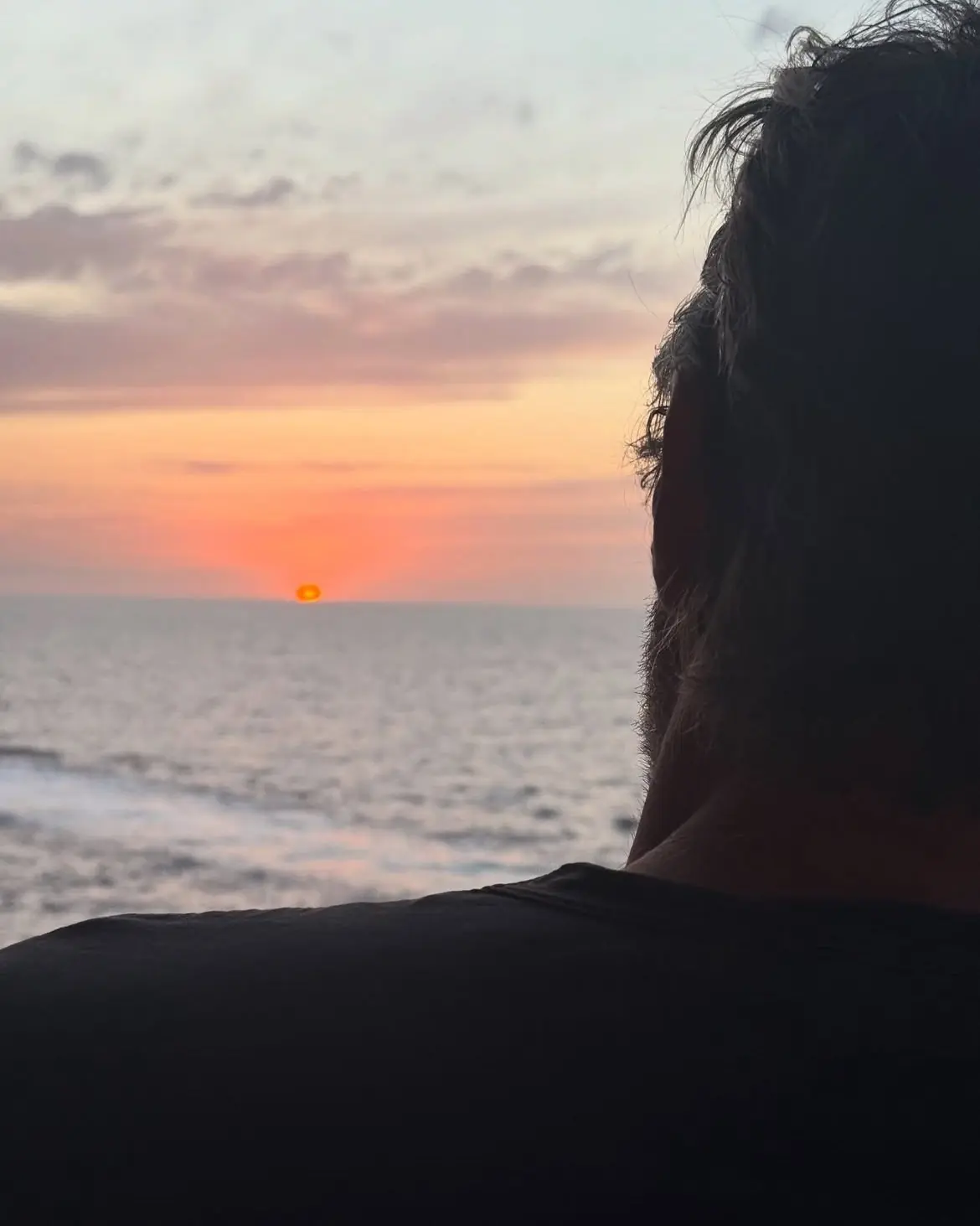 Jennifer's post of the back of a man's head sparked her fans' interest. Credit: Instagram/Jennifer Aniston