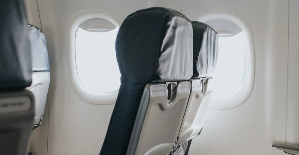 Man is defended after act that made the woman he was sitting next to on plane 'uncomfortable'