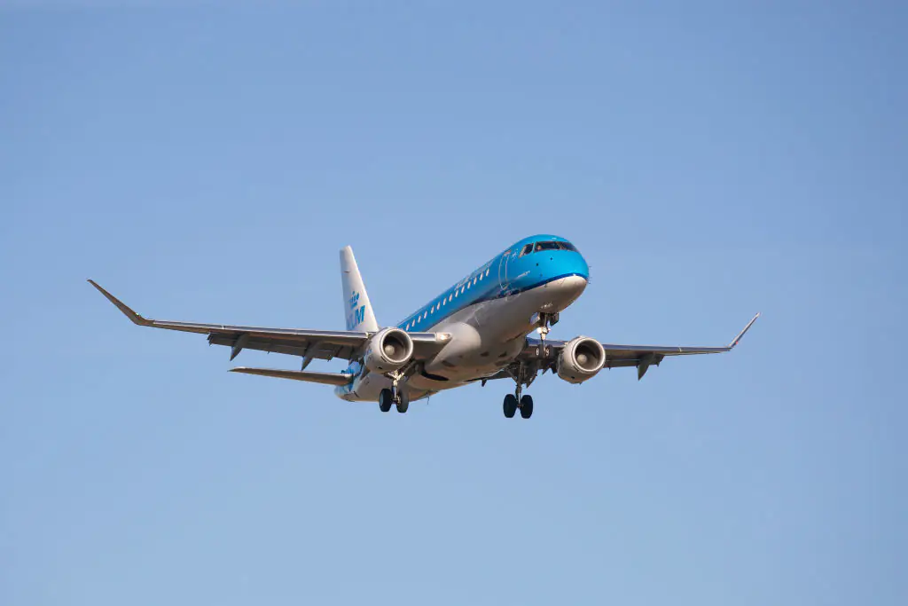 Person who died at Dutch airport was an employee who 'intentionally climbed into the engine'