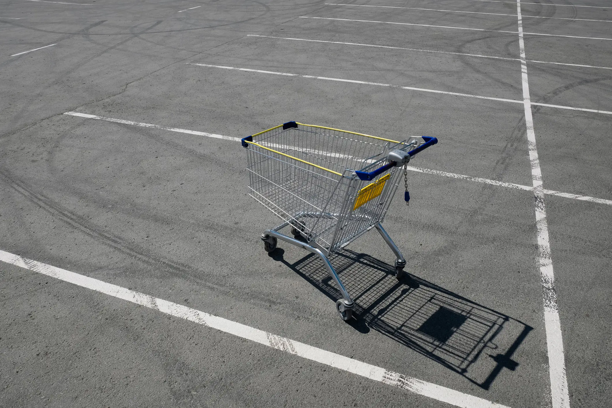 Mom reveals she doesn't return her shopping cart, and receives the wrath of social media