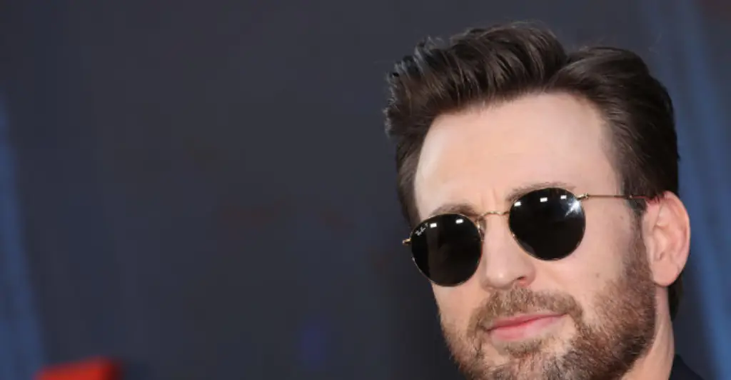 Marvel star Chris Evans finally responds to backlash over controversial 2016 photo