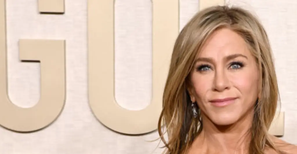 Jennifer Aniston breaks down in tears when asked about 'Friends' following Matthew Perry's death