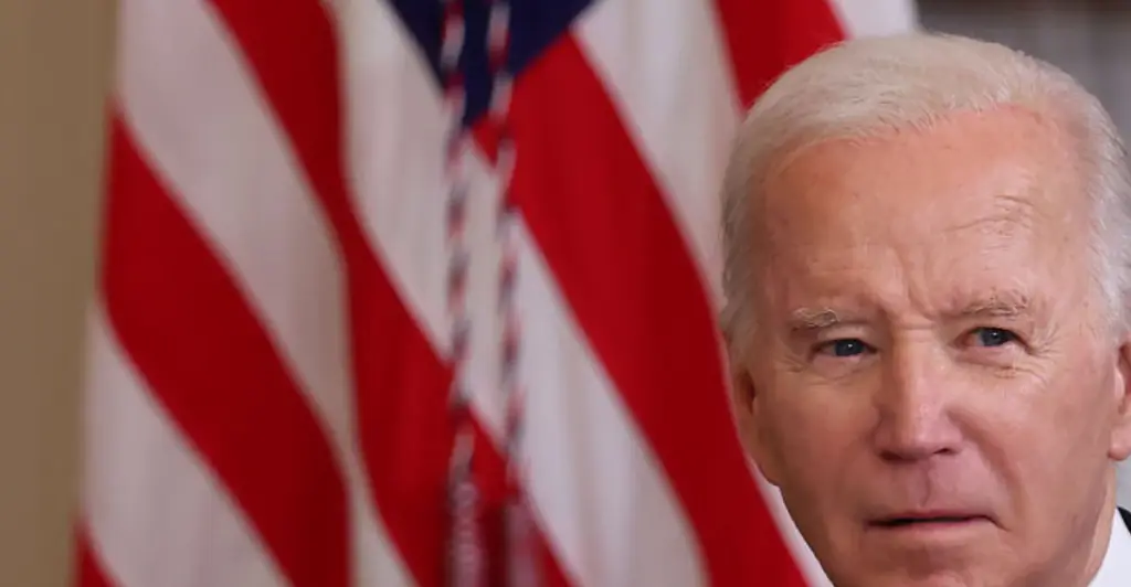 President Biden's bizarre response to reporter's question about Trump that stopped him in his tracks