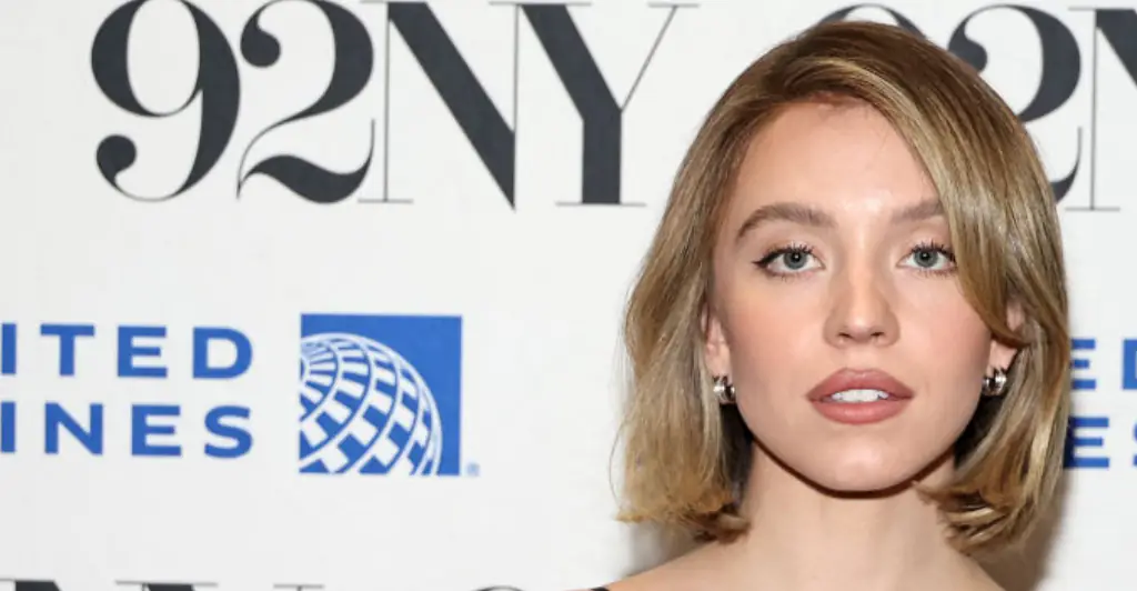 Social media reactions to Sydney Sweeney's painfully awkward reaction to being shown AI-generated photo of herself