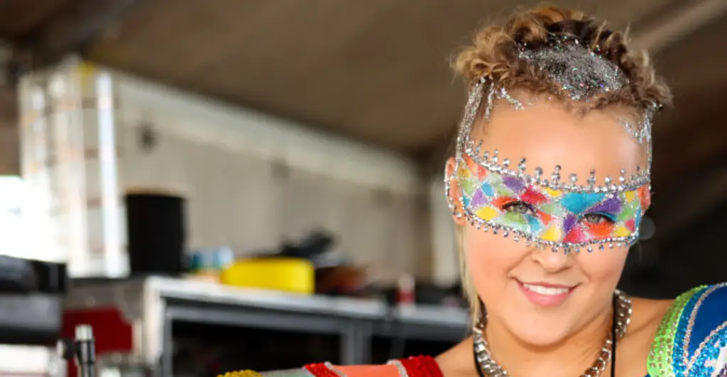 JoJo Siwa calls out fans after getting booed at New York pride 'Who the living f*** just booed me'