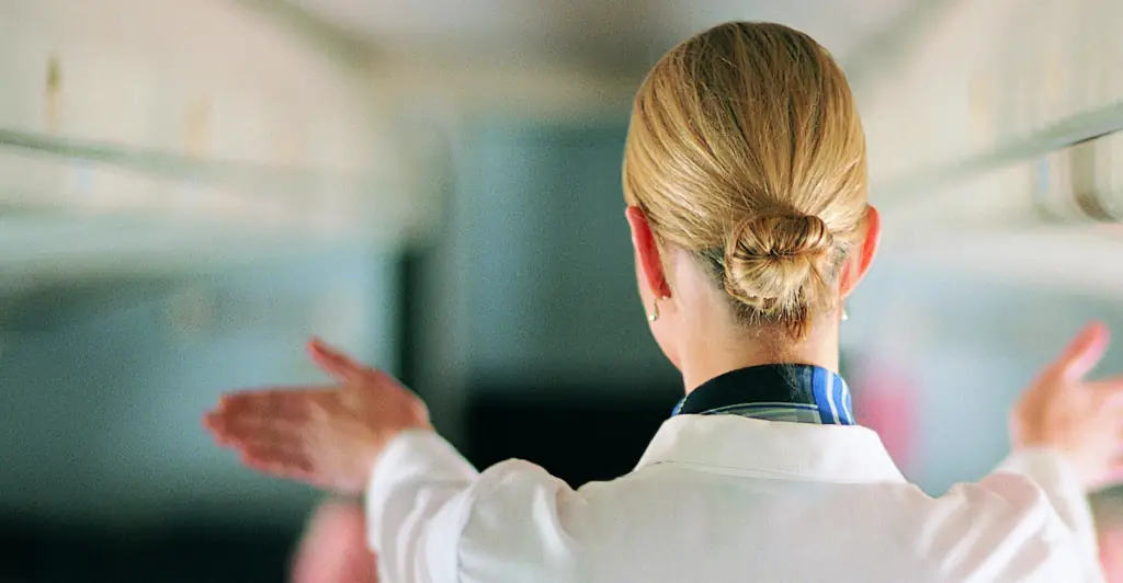 Flight attendant reveals why you should keep one shoe in your hotel safe when traveling