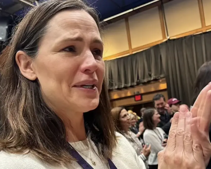 Jennifer Garner breaks down in tears as she watches her and Ben Affleck's daughter graduate