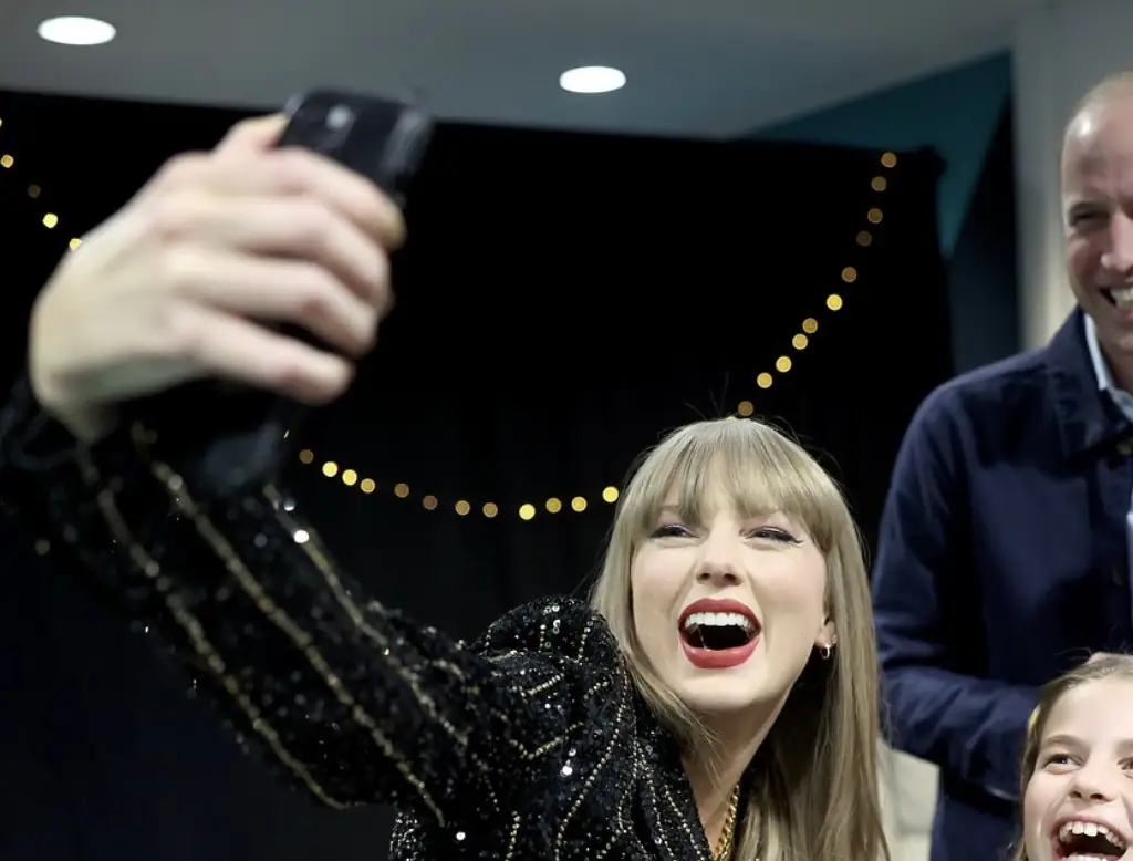 The Royals pose for a selfie with Taylor Swift. Credit: princeandprincessofwales/Instagram