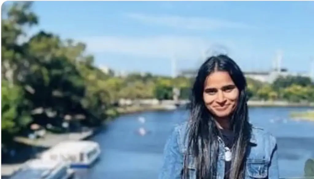 Man who was sat next to aspiring chef, 24, who died instantly on plane reveals how she spent her final moments