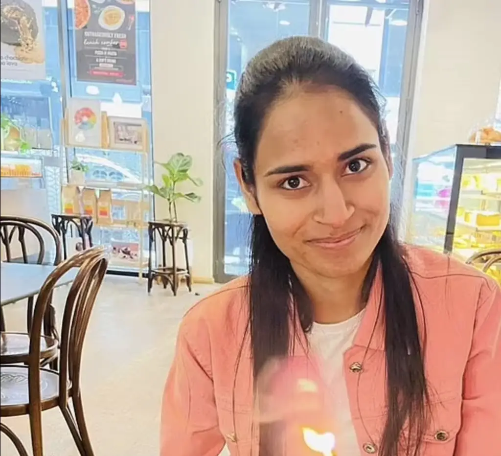 24-year-old woman's heartbreaking words before she suddenly died on Qantas flight