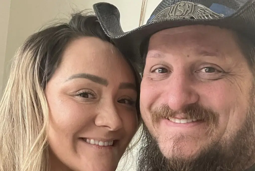 YouTuber Billy LeBlanc reveals that his girlfriend has died 'after eating raw oysters'
