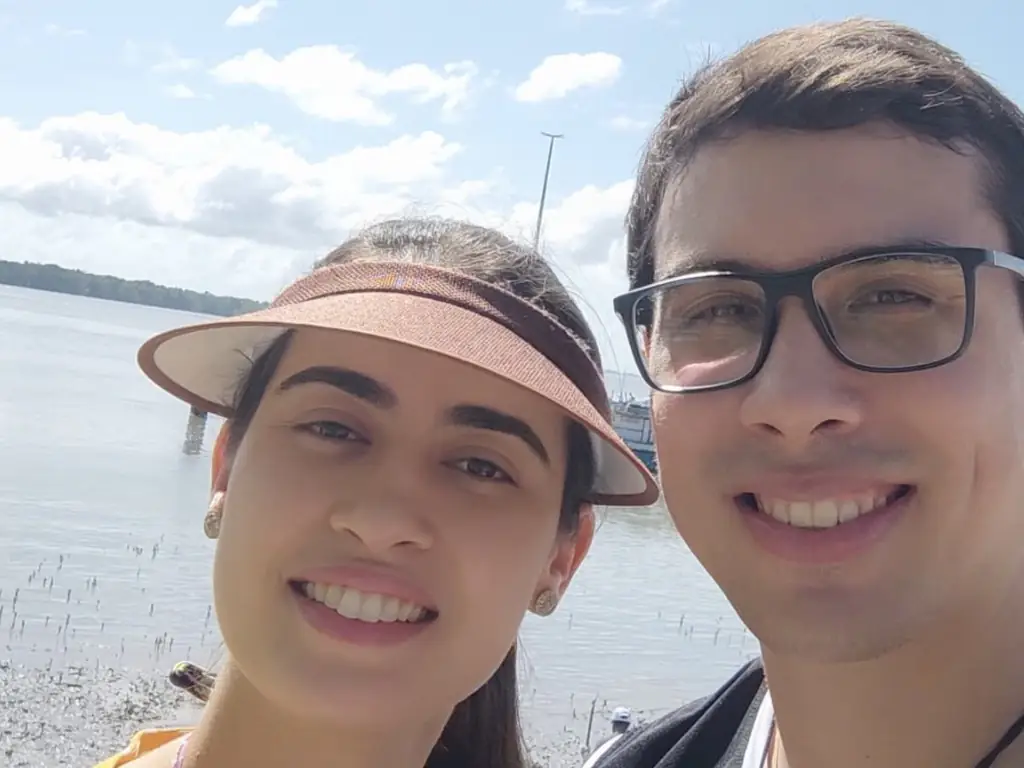 Wife of singer who died on stage in freak accident issues a heartbreaking message