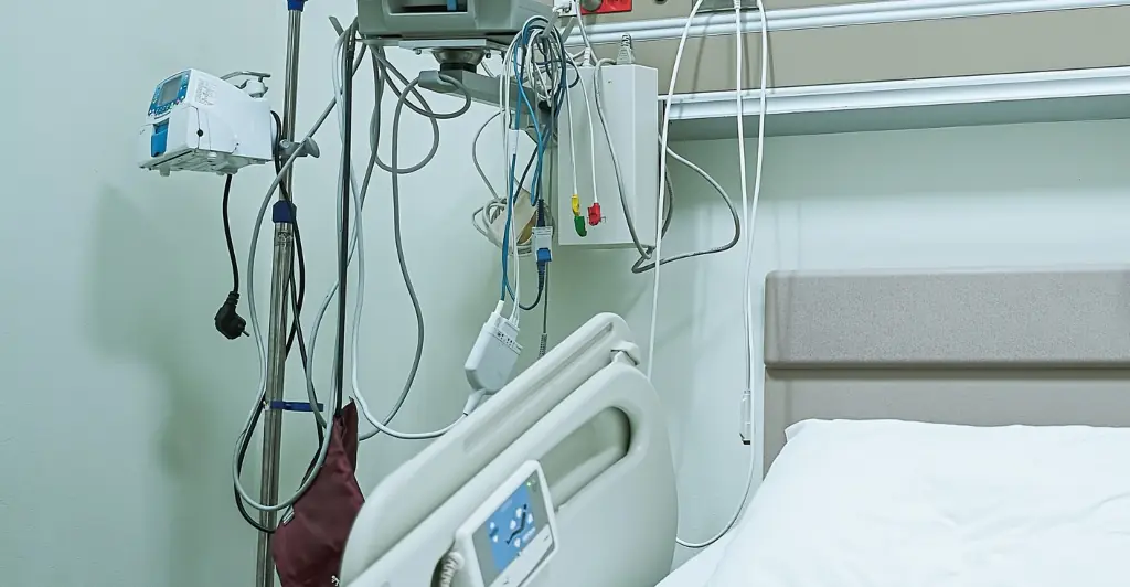 Mom survives horrific attack which saw husband allegedly stab her 9 times in front of their young children