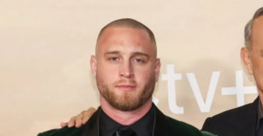 Tom Hanks entertains entire internet after asking his son Chet to explain the Drake/Kendrick Lamar feud to him