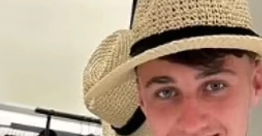 Jay Slater's family raise concerns about 'eight-hour walk' as teen remains missing in Tenerife
