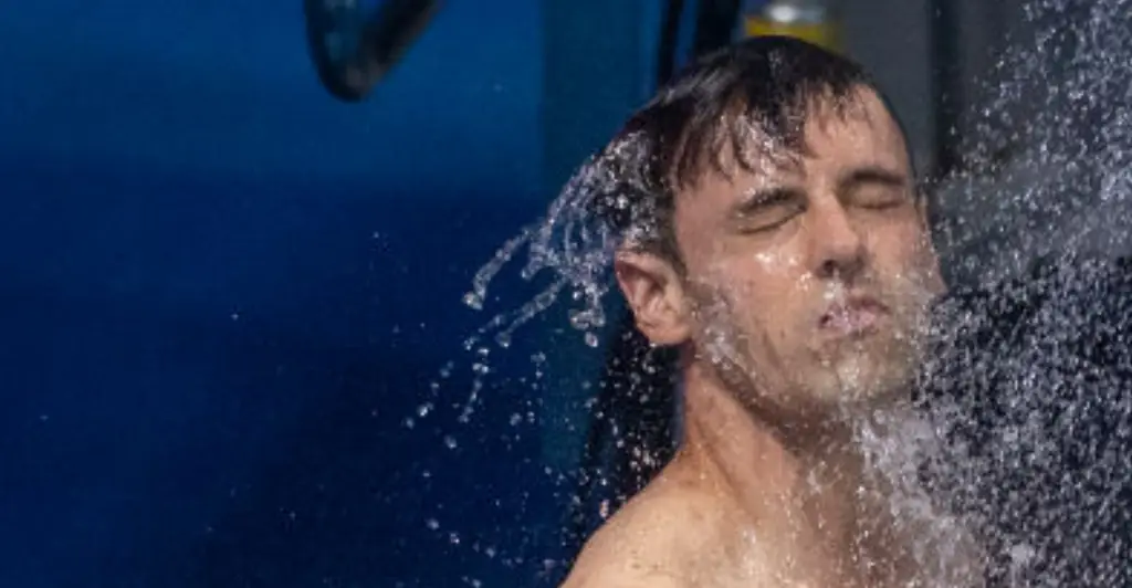 Why Olympic divers are seen showering after every dive