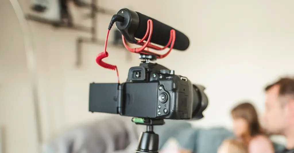 Illinois becomes first state to legally require parent influencers to pay children featured in their videos