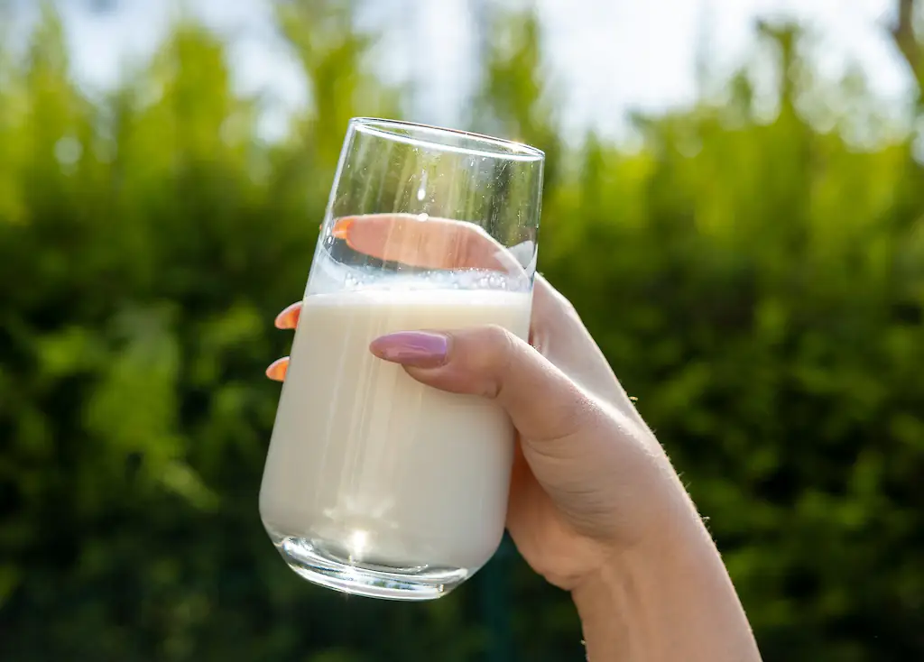 The neurologist warns against drinking raw milk. Credit: İsmail Eren Yalçın / Getty