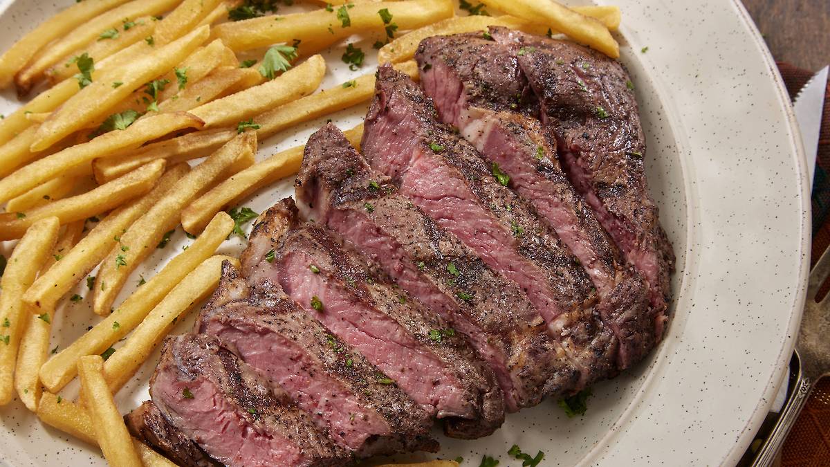 Texas Roadhouse customer says he ordered filet mignon three times and got a cheaper cut every time - but the chain will only admit to once