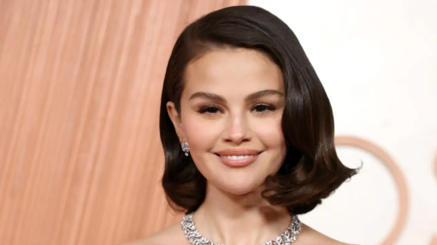 selena (2).jpg